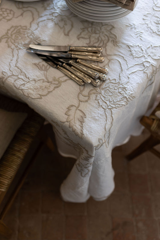 Mantel Bordado · Puro Lino lavado · Diseño Paisley · Beige